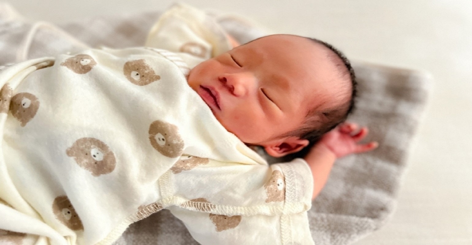 パートとして働いている女性のなかには産休や育休の取得を難しいと考える女性がときおり見受けられます。もちろん、実際は可能です。こうした認識の齟齬の回避も含めて従業員に対しては不備のないようしっかり制度を共有、ケアしていく必要があります。 
本記事で取り上げるテーマは、パートの産休についてです。人事担当者向けに、手当の内容や取得条件、手続きの流れなどを解説しています。 